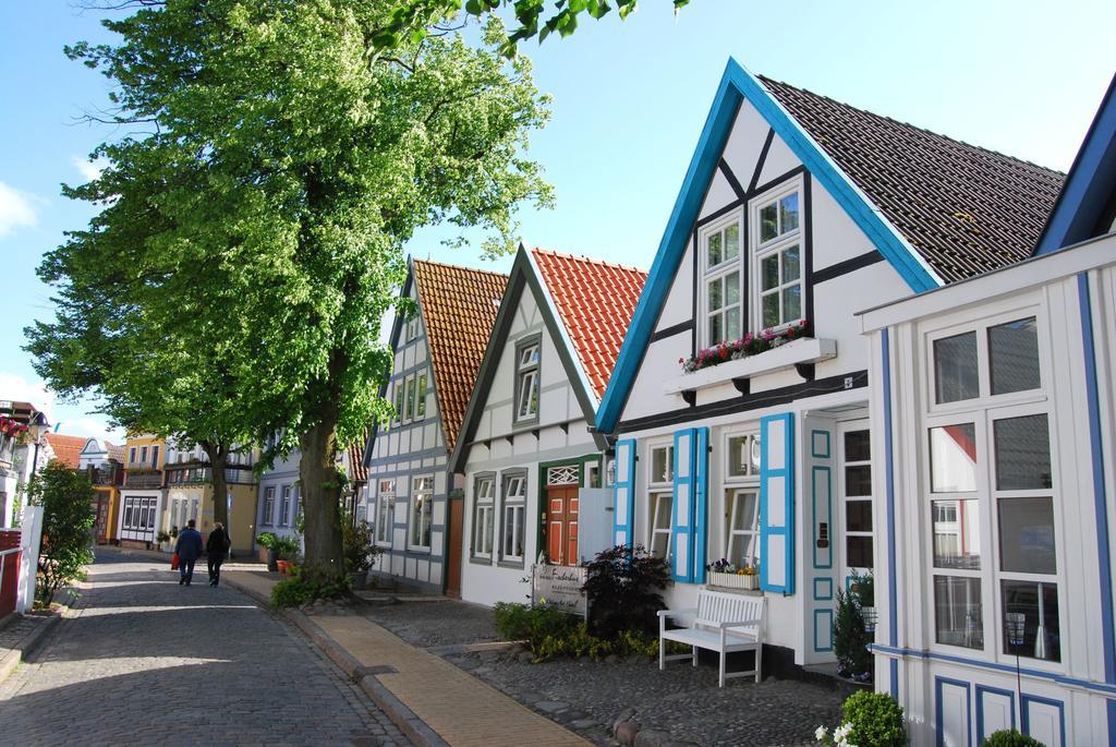 Warnemuende Altstadt Rostock